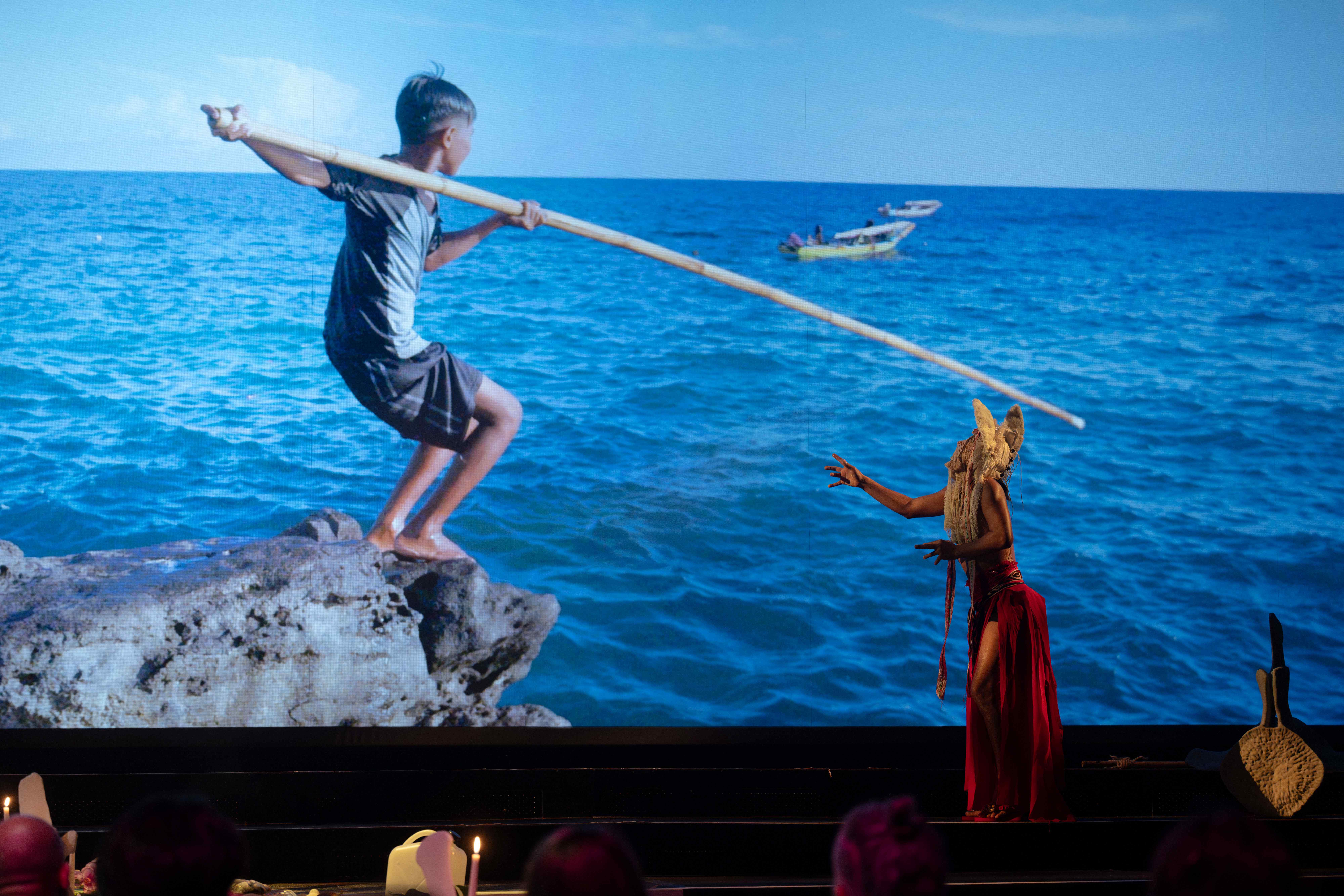 2026臺北藝術節/海籠/Ocean Cage - Tianzhuo Chen and Siko Setyanto - 5 May 2024 - HAU - Berlin © Camille Blake-31小